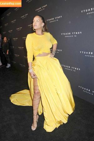 Rihanna photo #1761