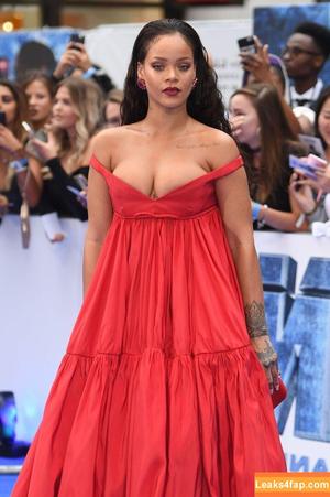 Rihanna photo #1814