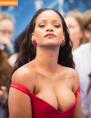 Rihanna photo #1819