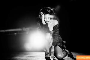 Rihanna photo #1822