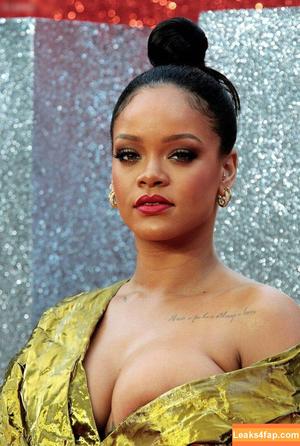 Rihanna photo #1914