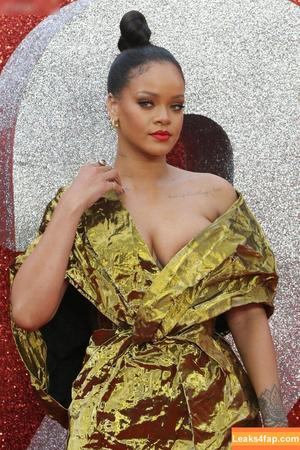 Rihanna photo #1917