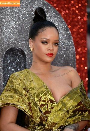 Rihanna photo #1920