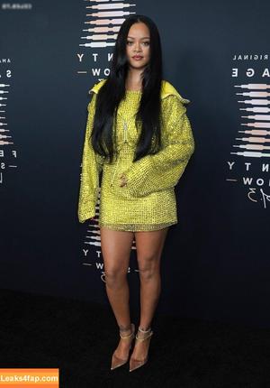 Rihanna photo #1929