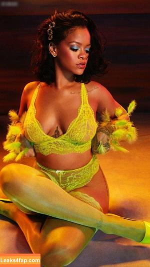 Rihanna photo #1970