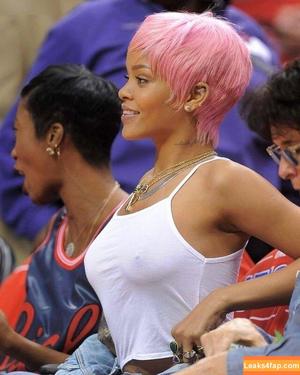Rihanna photo #1984