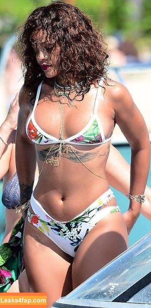 Rihanna photo #1988