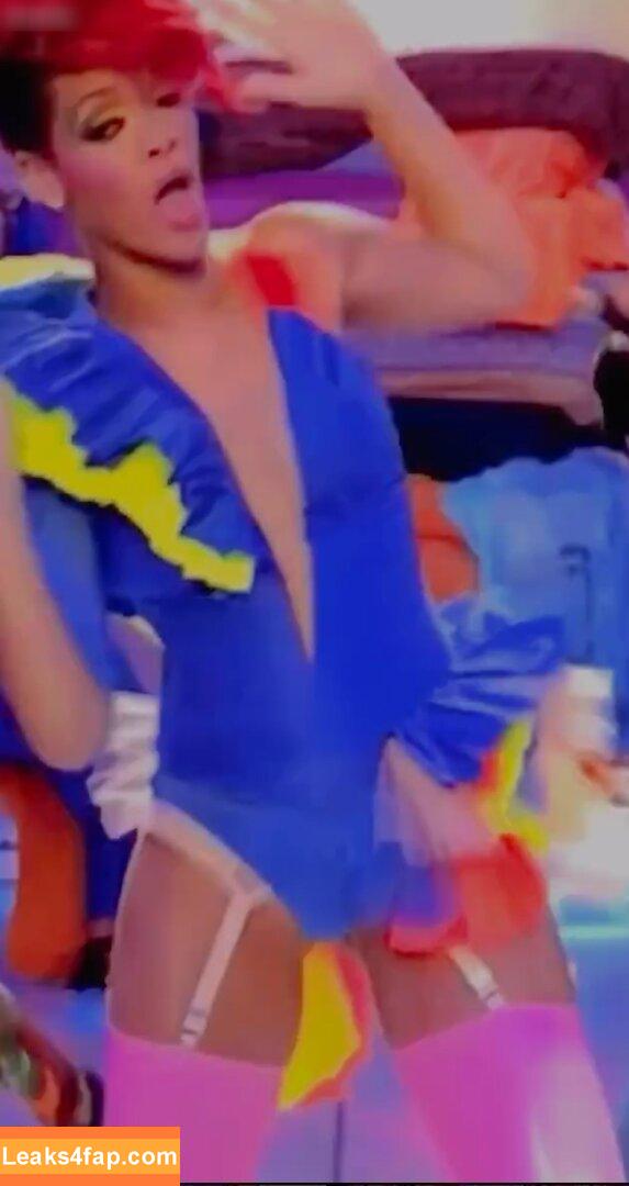 Rihanna / badgalriri leaked photo photo #2056