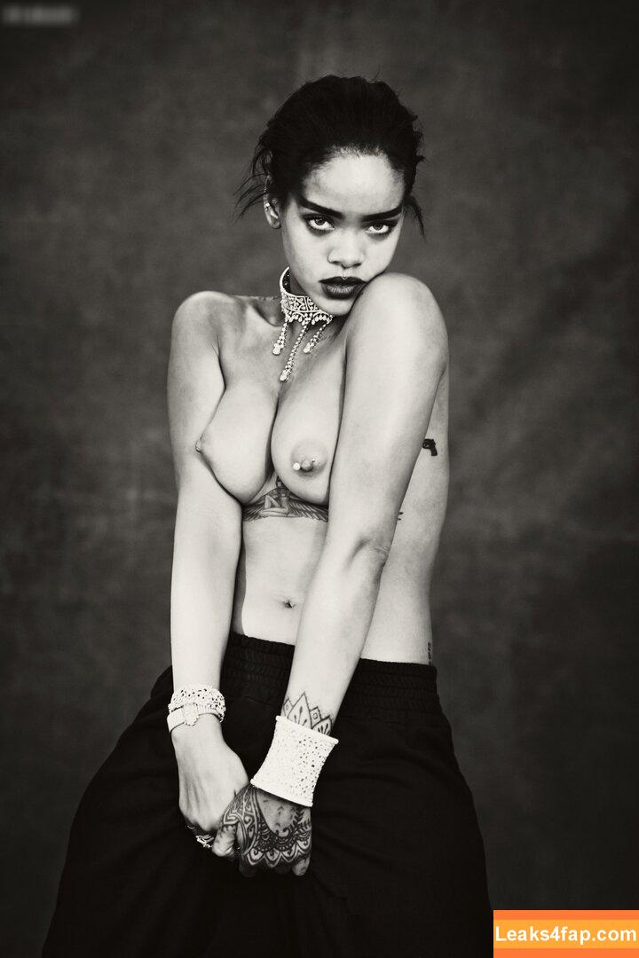 Rihanna / badgalriri leaked photo photo #2083