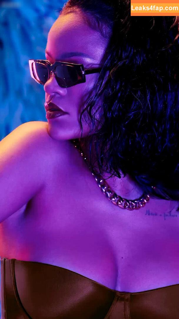 Rihanna / badgalriri leaked photo photo #2085