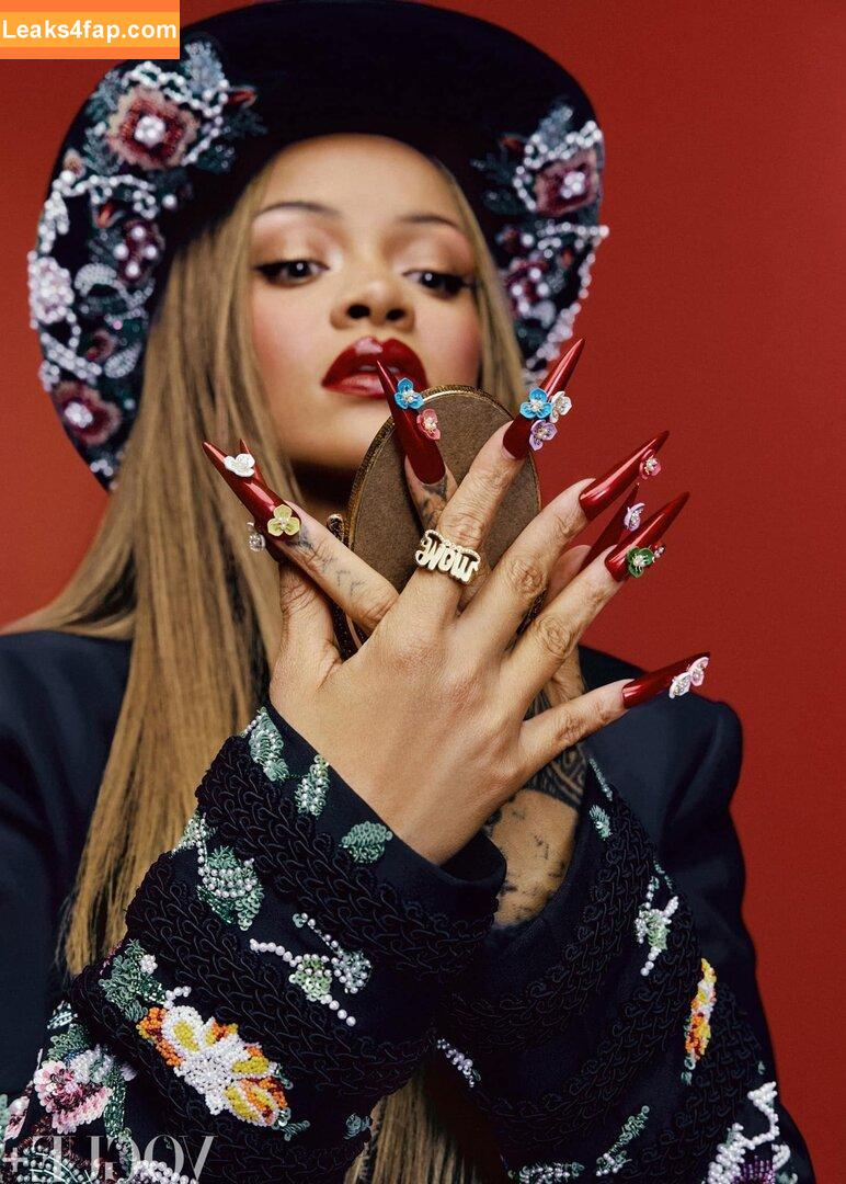 Rihanna / badgalriri leaked photo photo #2091