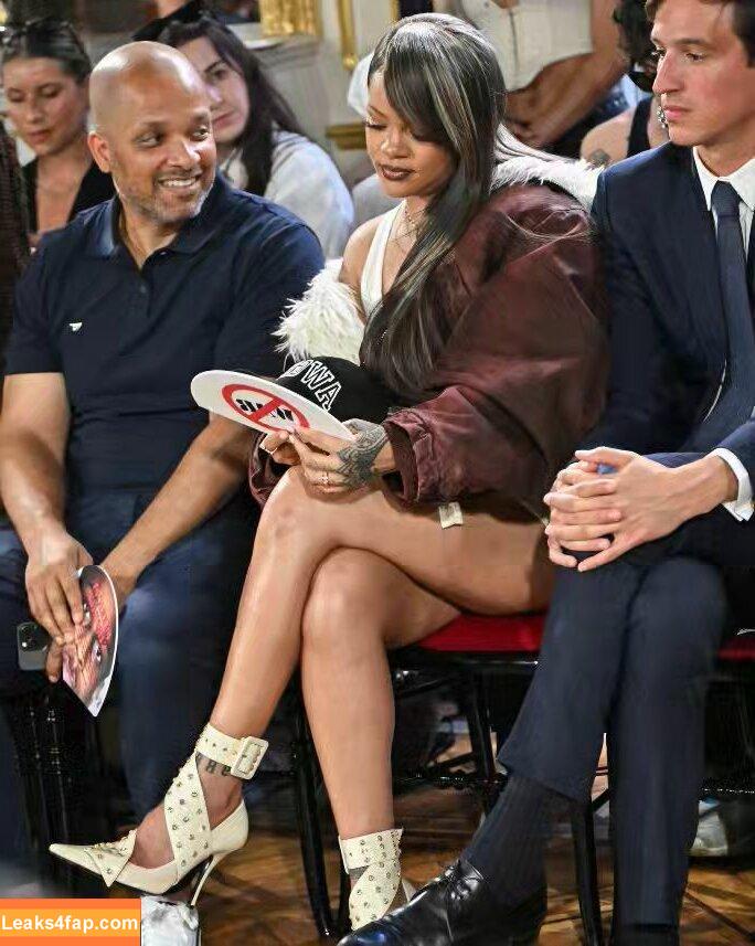 Rihanna / badgalriri leaked photo photo #2095
