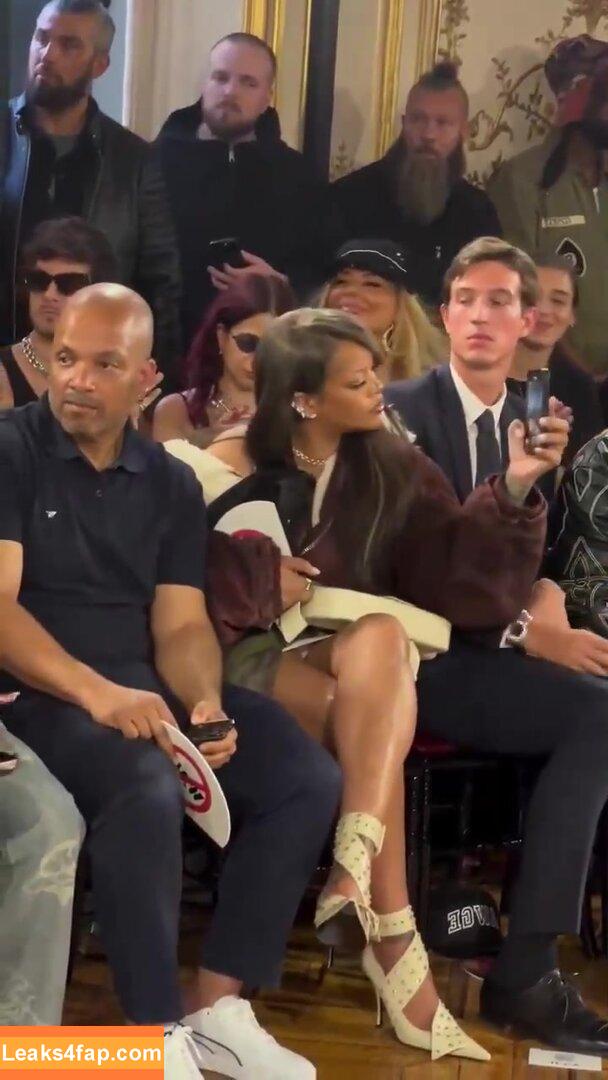 Rihanna / badgalriri leaked photo photo #2099