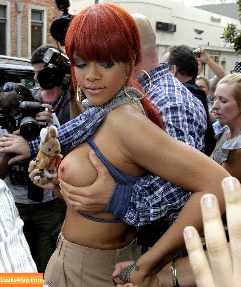 Rihanna / badgalriri leaked photo photo #2126
