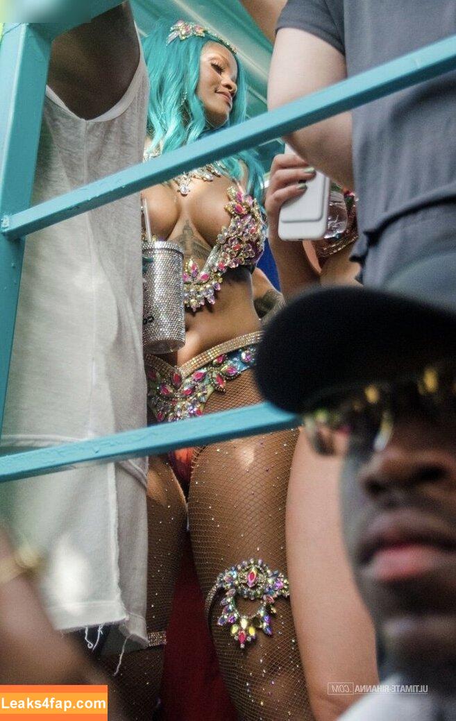 Rihanna / badgalriri leaked photo photo #2165