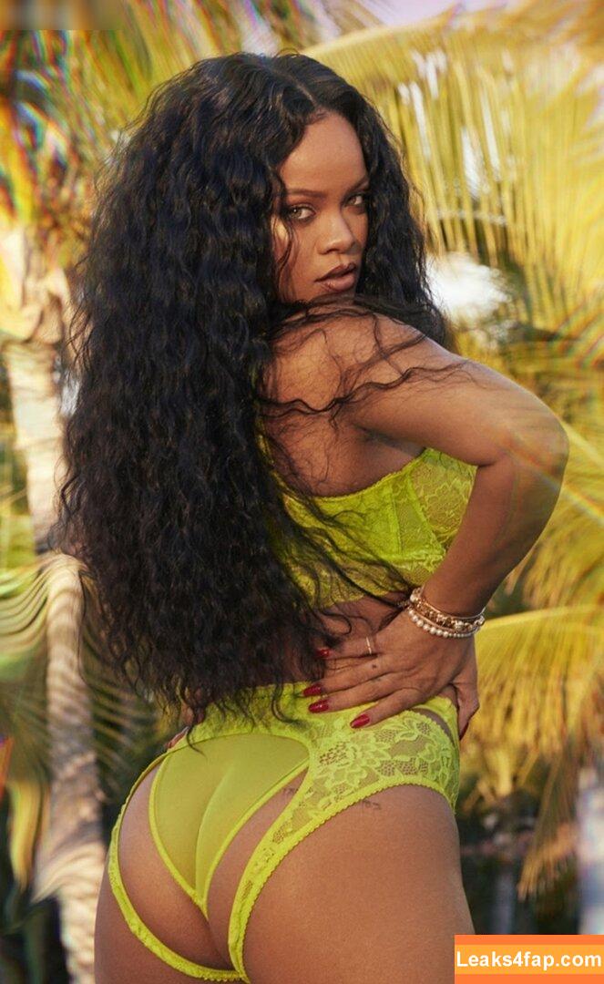 Rihanna / badgalriri leaked photo photo #2187