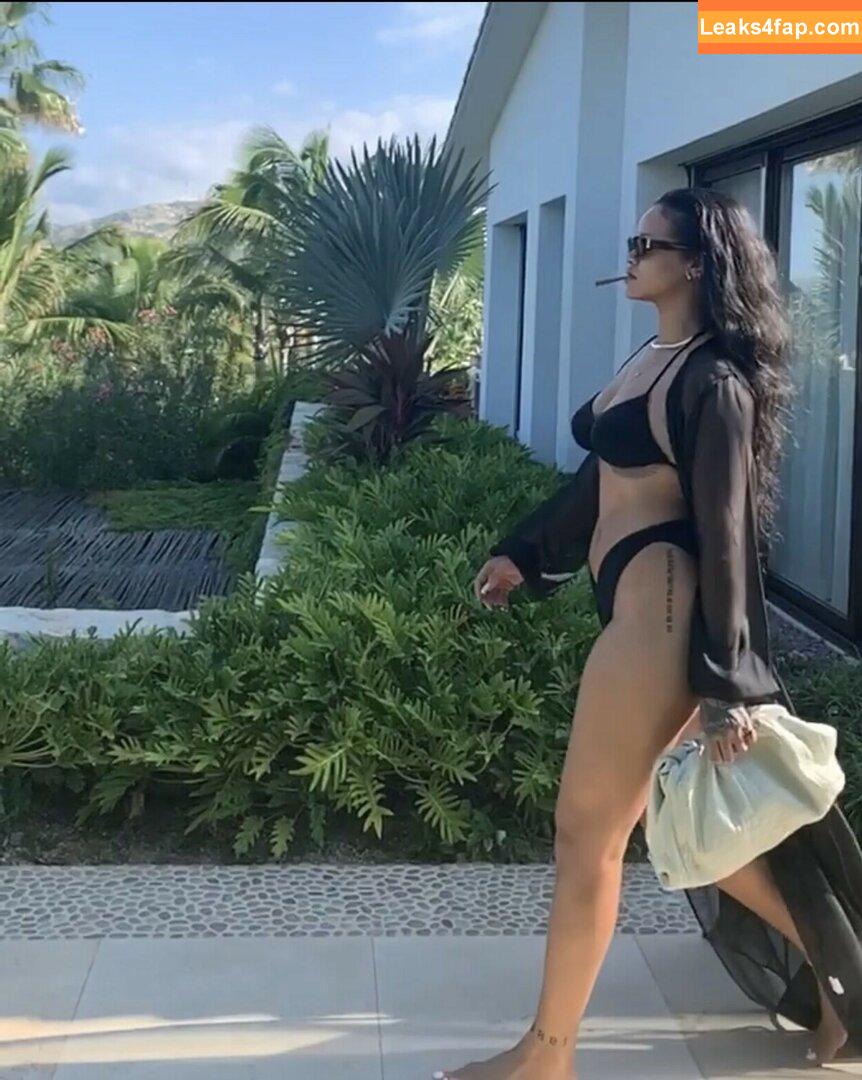 Rihanna / badgalriri leaked photo photo #2222