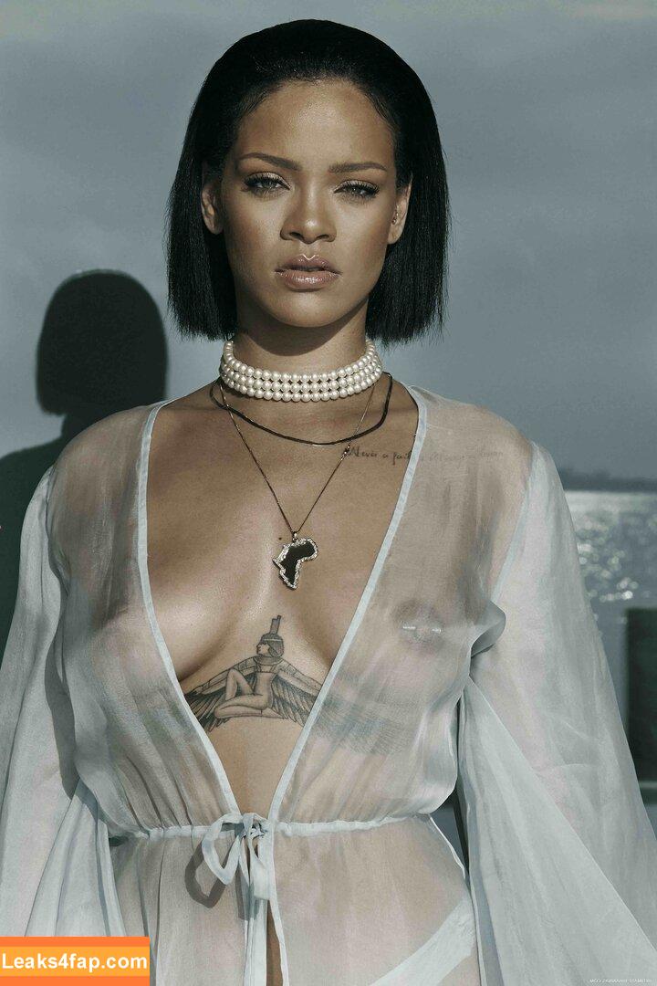 Rihanna / badgalriri leaked photo photo #2230