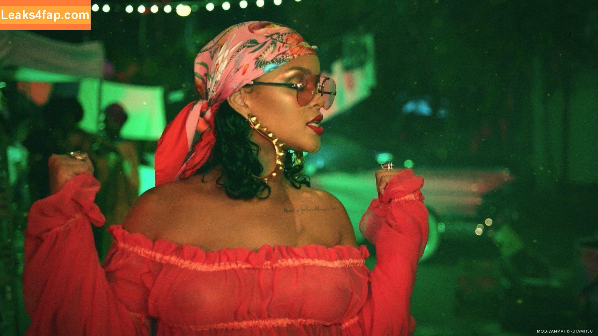 Rihanna / badgalriri leaked photo photo #2233