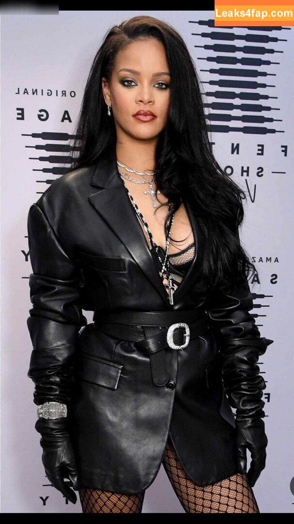 Rihanna / badgalriri leaked photo photo #2241