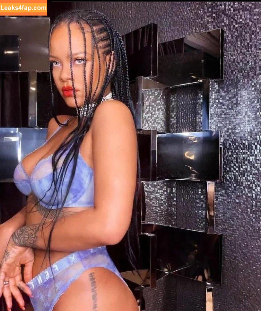 Rihanna / badgalriri leaked photo photo #2245