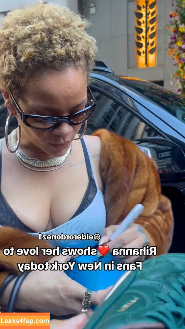 Rihanna / badgalriri leaked photo photo #2254