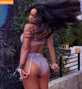 Rihanna / badgalriri leaked photo photo #2275