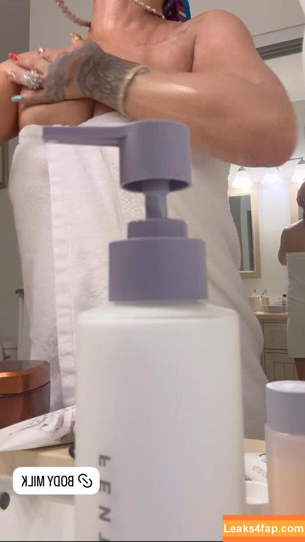 Rihanna / badgalriri leaked photo photo #2288