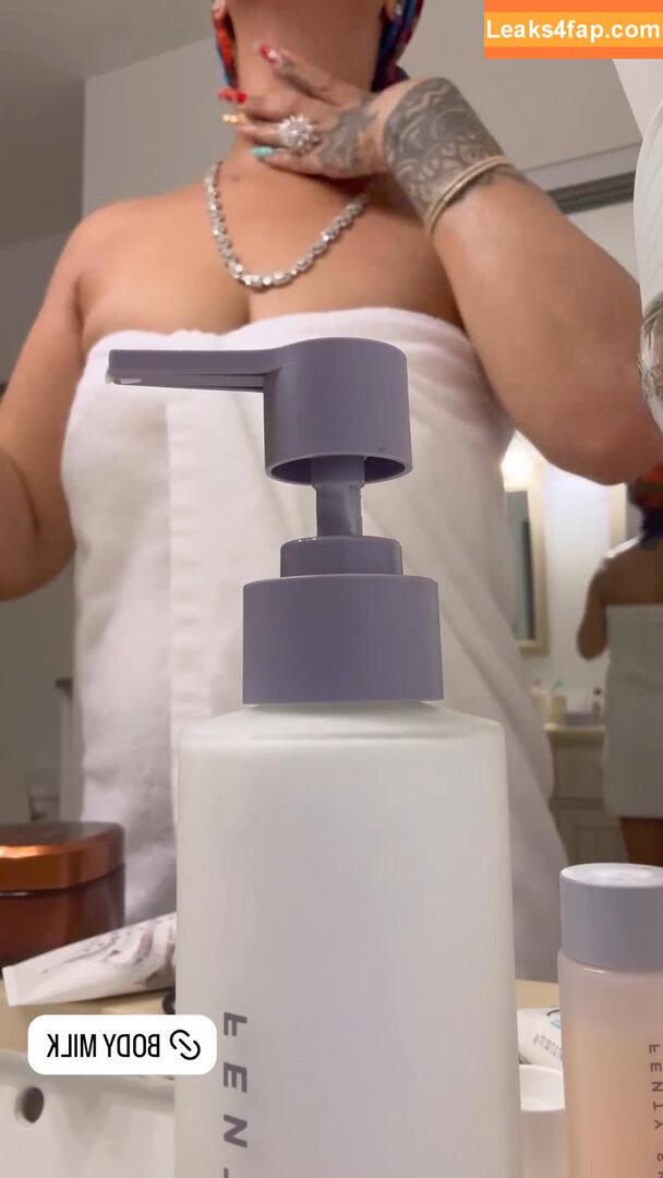 Rihanna / badgalriri leaked photo photo #2289