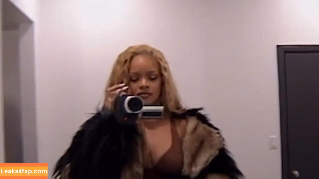 Rihanna / badgalriri leaked photo photo #2311