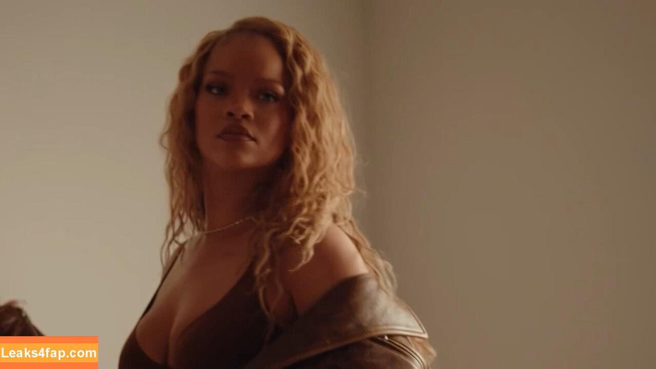 Rihanna / badgalriri leaked photo photo #2314