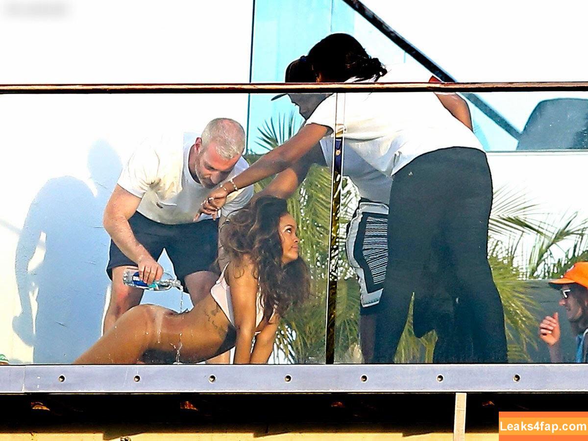 Rihanna / badgalriri слитое фото фото #2342