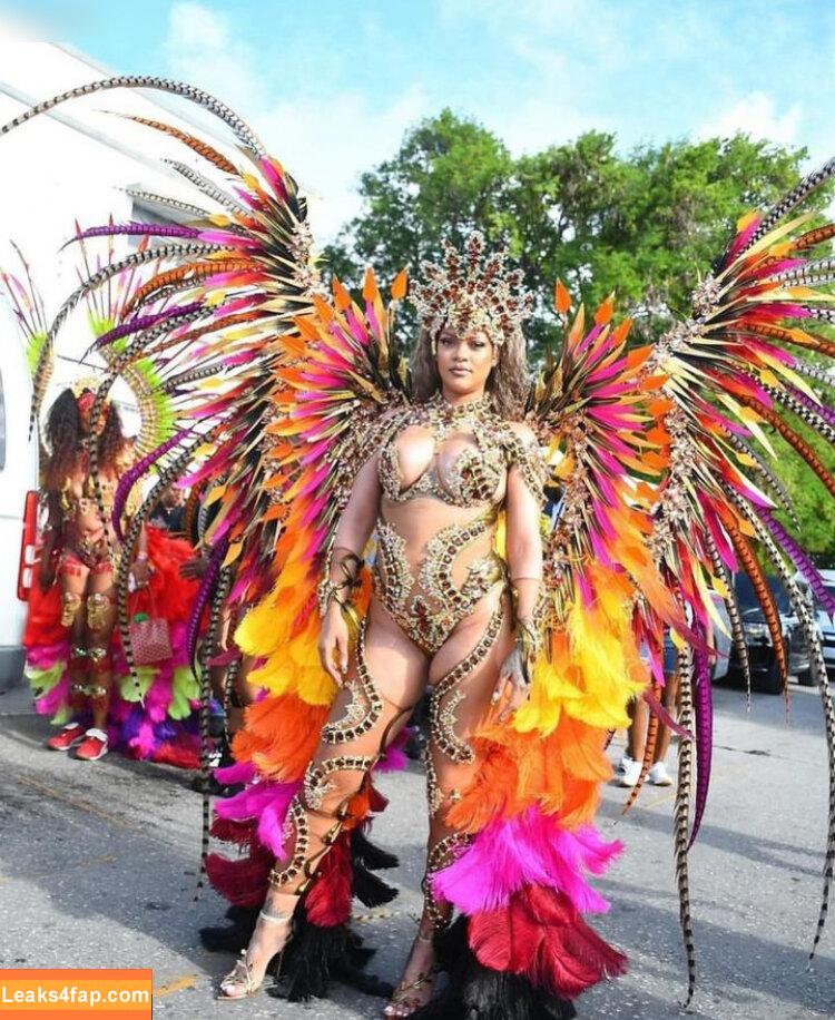Rihanna / badgalriri leaked photo photo #2361