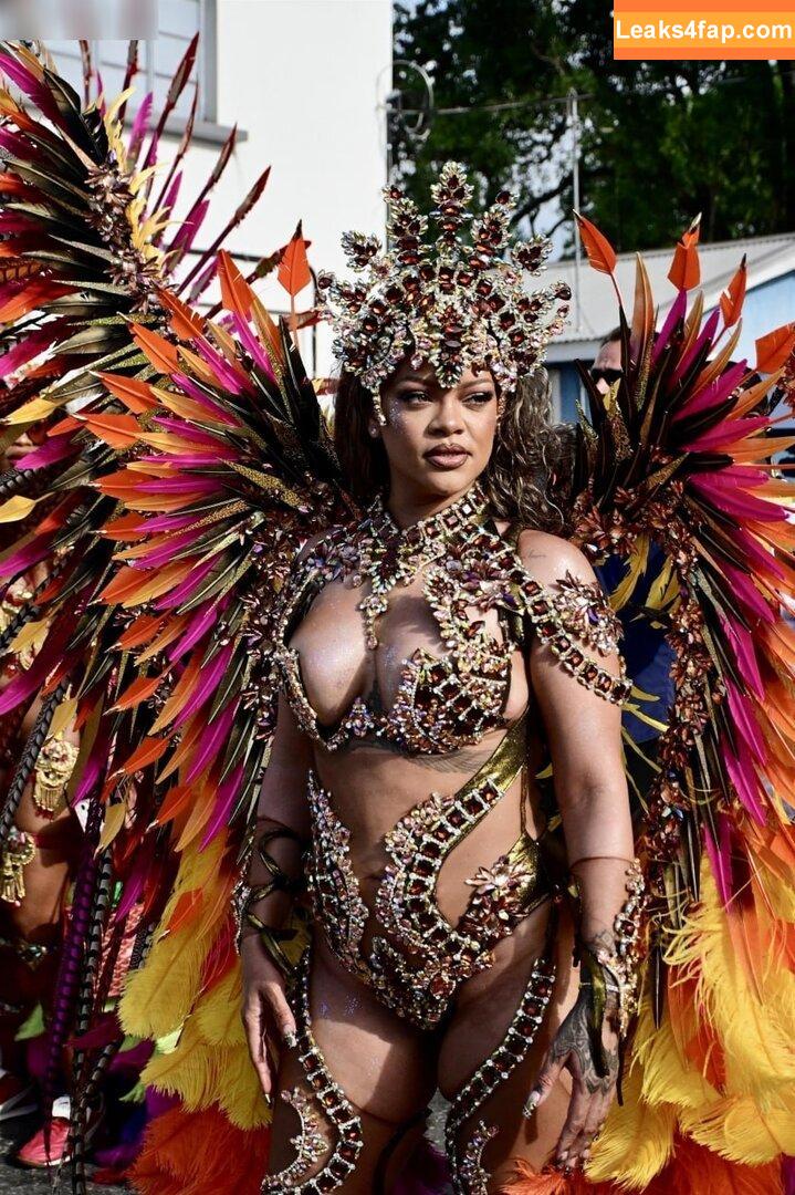 Rihanna / badgalriri leaked photo photo #2362