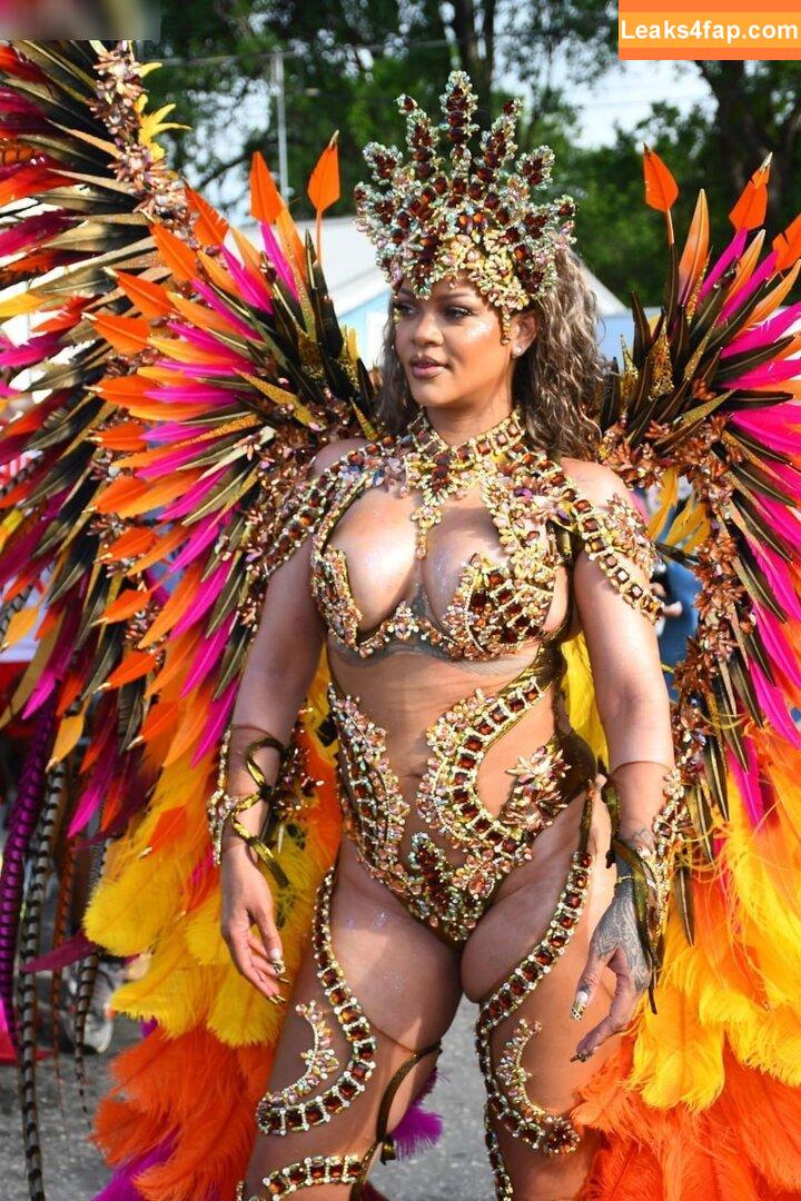 Rihanna / badgalriri leaked photo photo #2379
