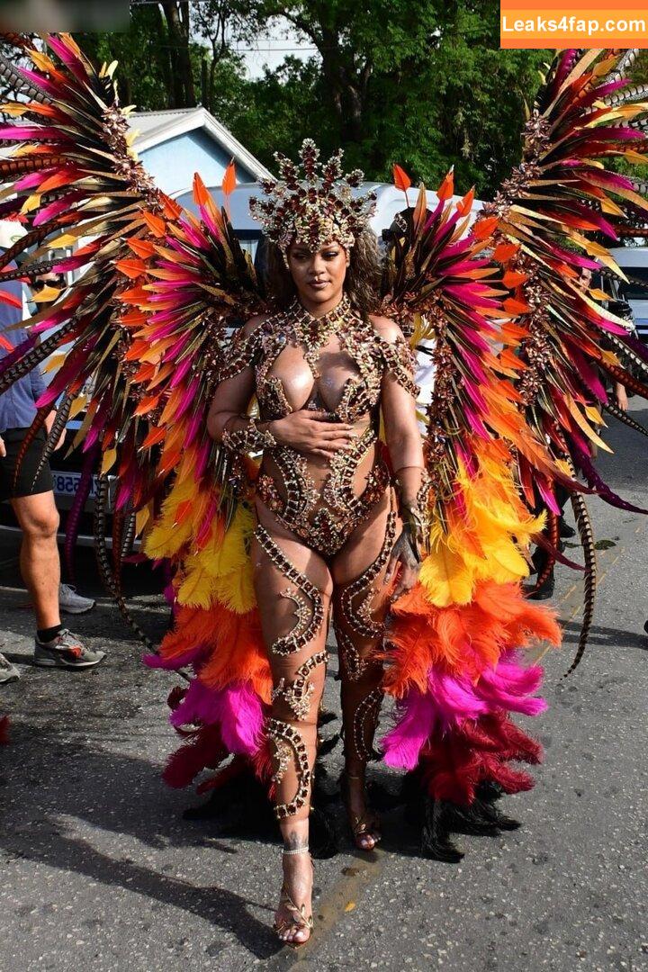 Rihanna / badgalriri leaked photo photo #2380