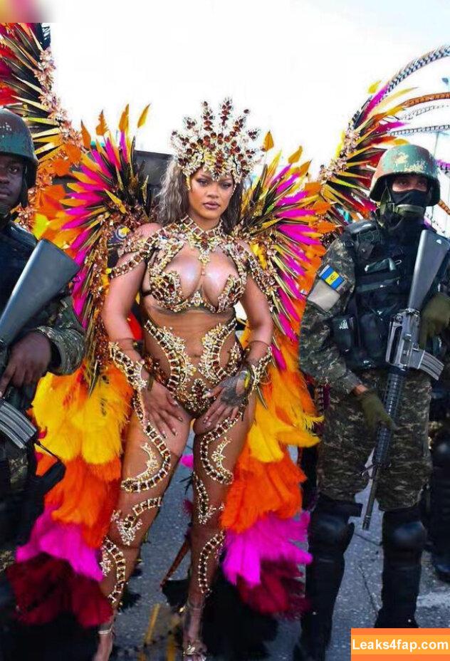 Rihanna / badgalriri leaked photo photo #2386
