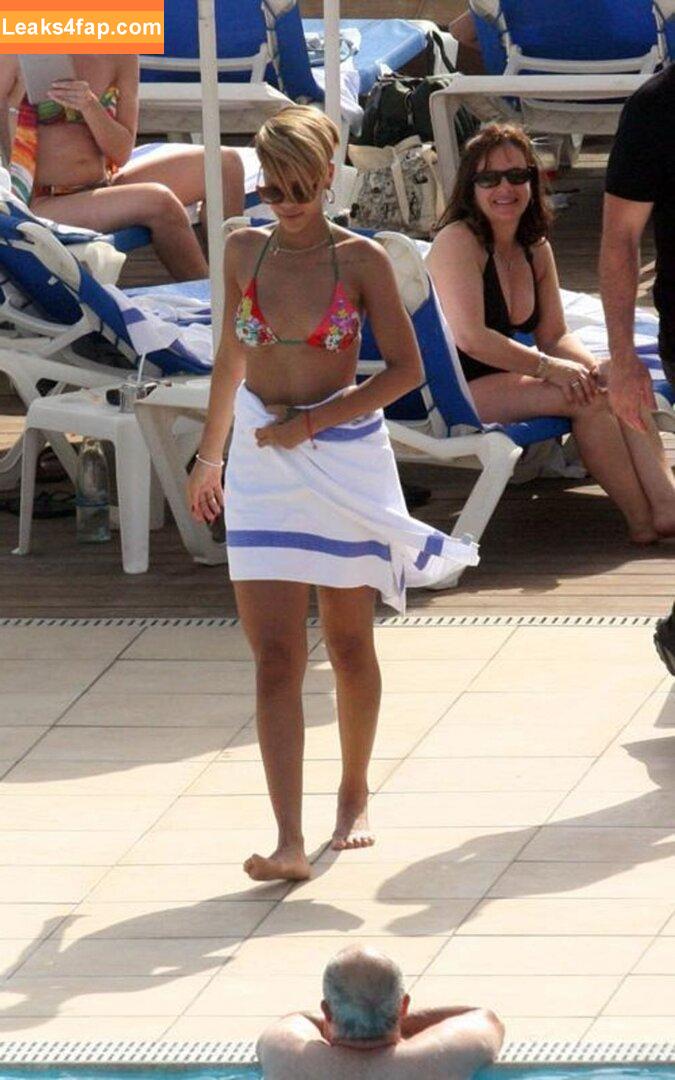Rihanna / badgalriri leaked photo photo #2395