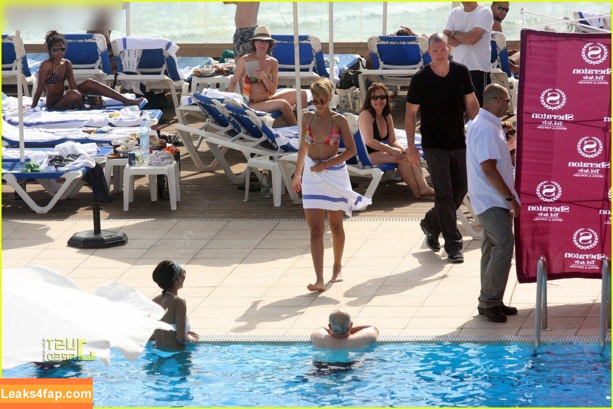 Rihanna / badgalriri leaked photo photo #2401