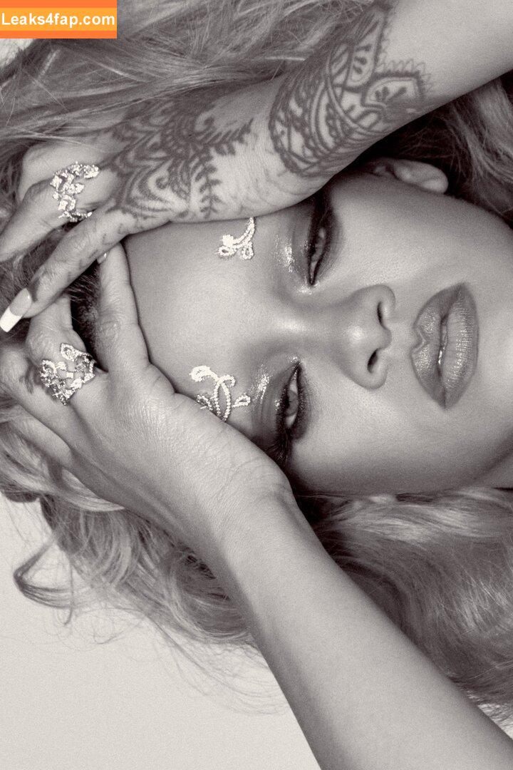 Rihanna / badgalriri leaked photo photo #2421