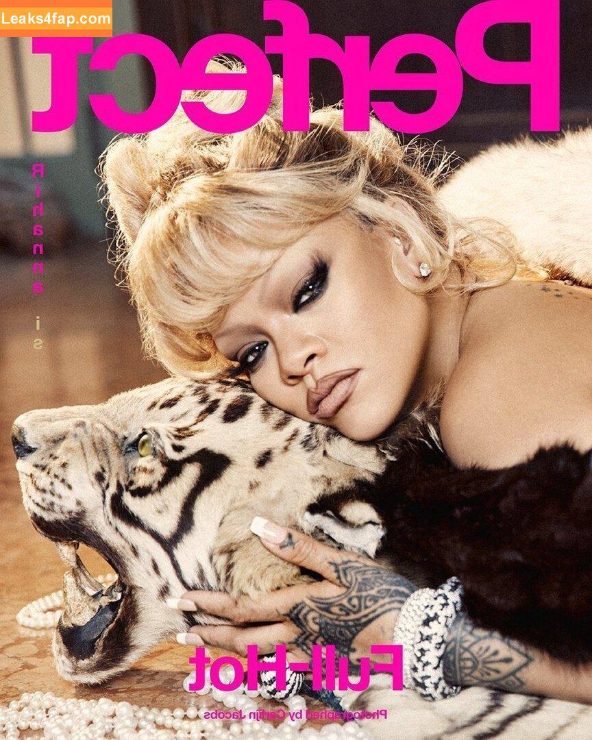 Rihanna / badgalriri leaked photo photo #2427