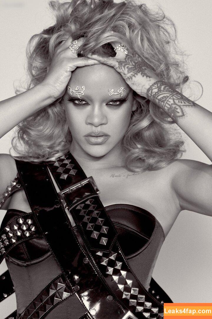 Rihanna / badgalriri leaked photo photo #2430