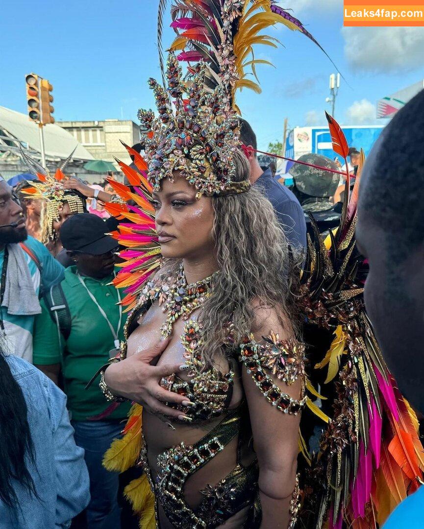 Rihanna / badgalriri leaked photo photo #2446