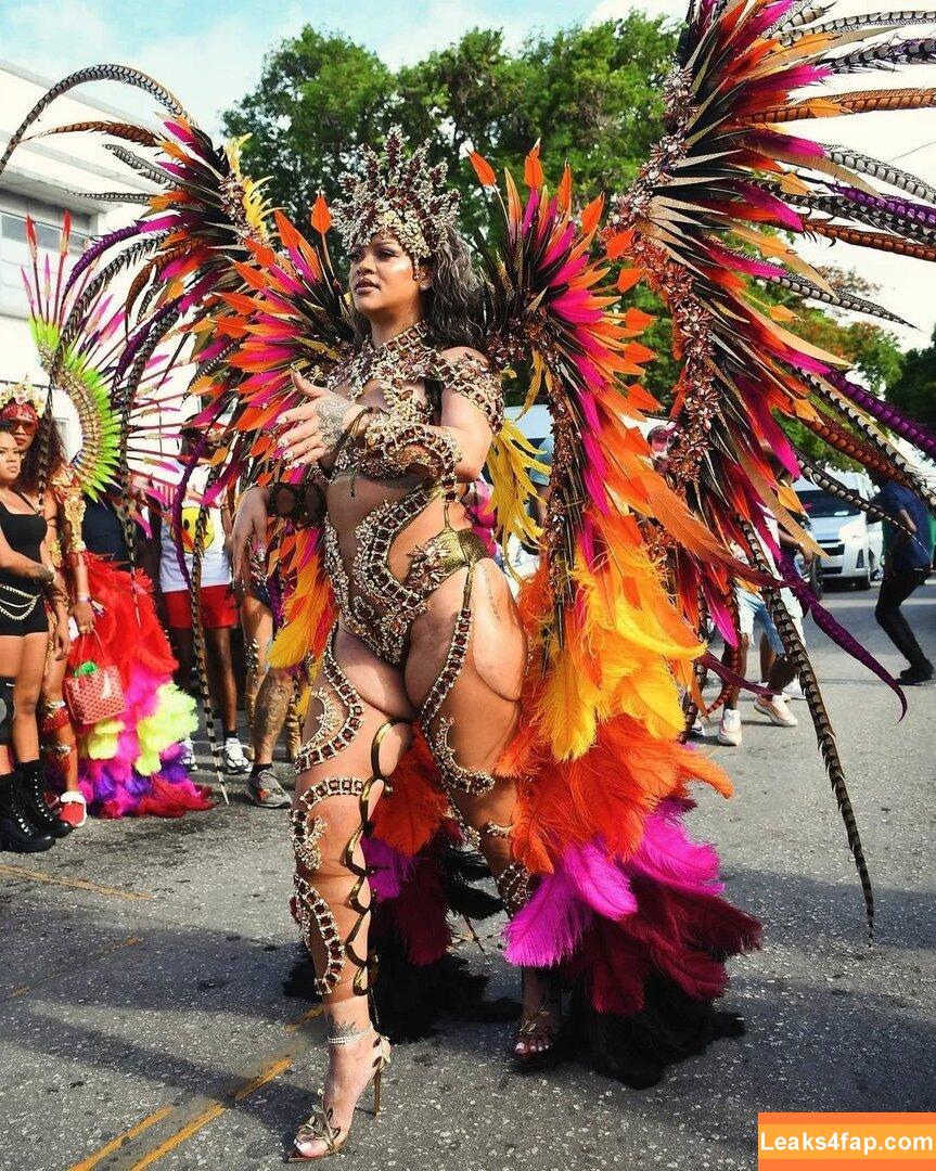 Rihanna / badgalriri leaked photo photo #2452