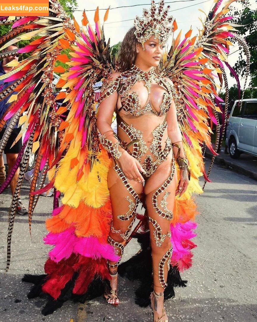 Rihanna / badgalriri leaked photo photo #2453