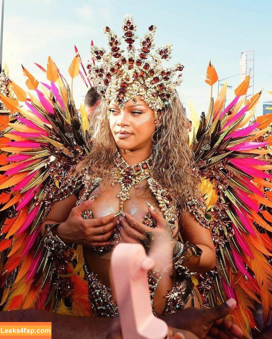 Rihanna / badgalriri leaked photo photo #2455