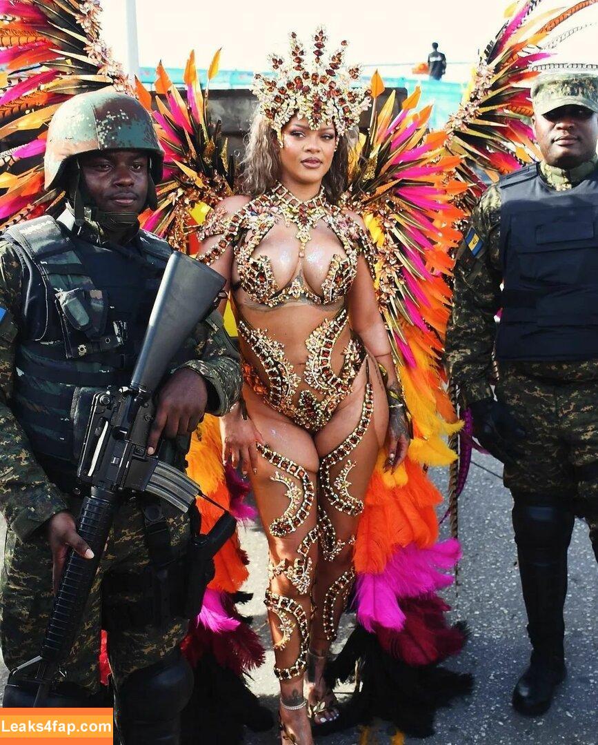 Rihanna / badgalriri leaked photo photo #2457
