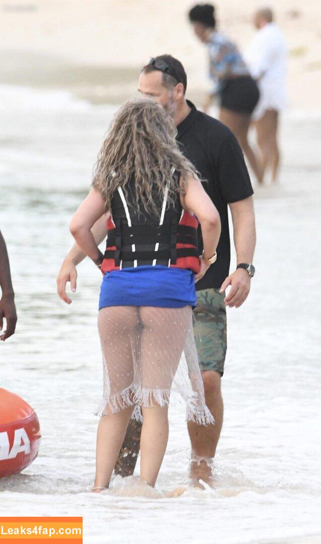 Rihanna / badgalriri leaked photo photo #2459