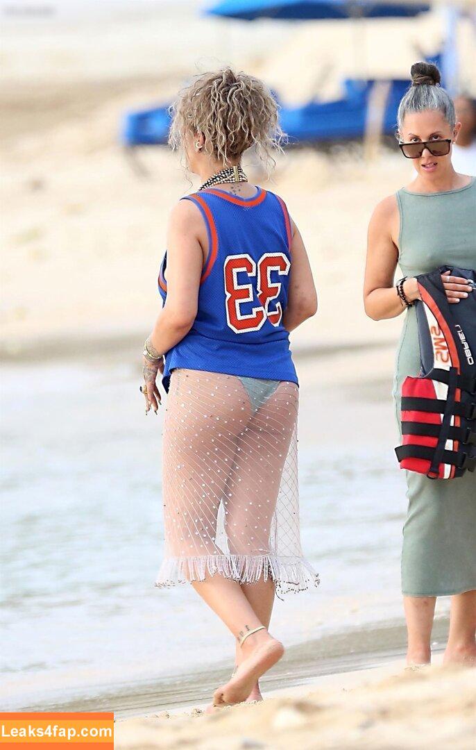 Rihanna / badgalriri leaked photo photo #2466