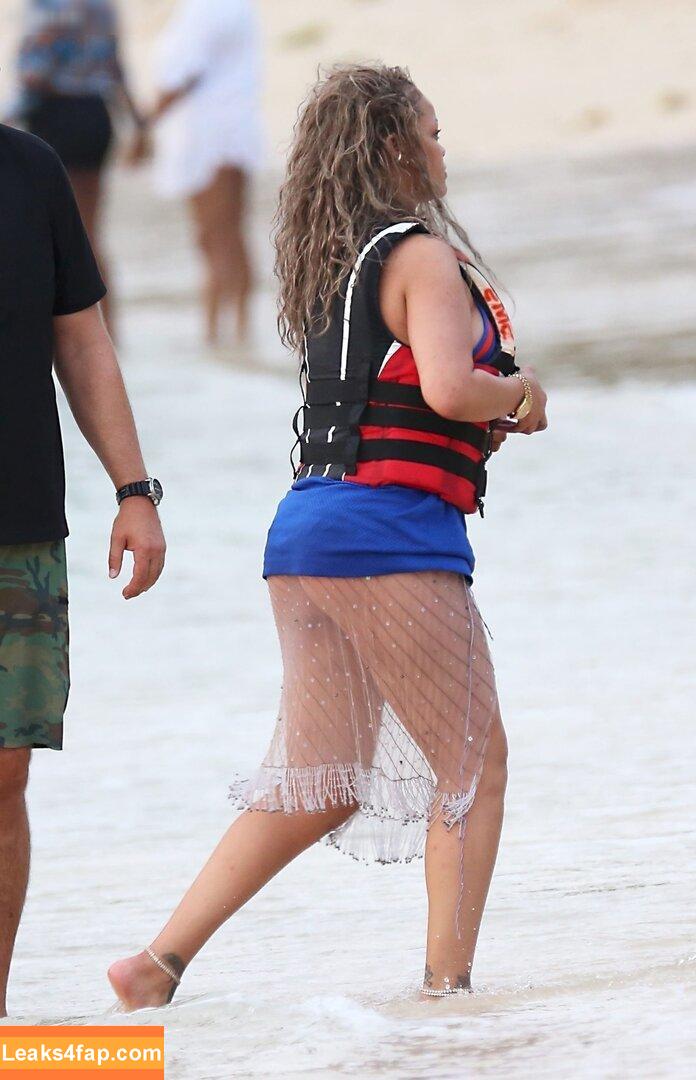 Rihanna / badgalriri leaked photo photo #2468